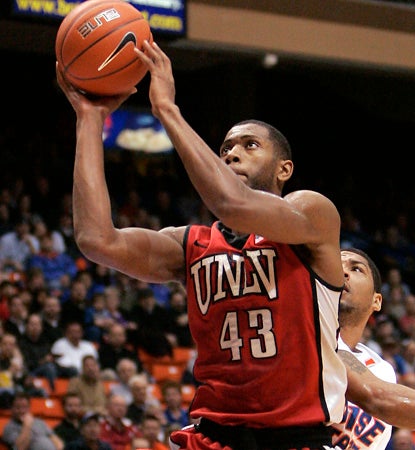 Mike Moser goes off in an overtime win against Boise State -- to the tune of 18 points and a massive 21 boards. (AP)
