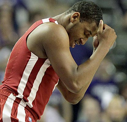Oklahoma guard Steven Pledger has a giant game, scoring 30 points from everywhere on the floor.  (AP)