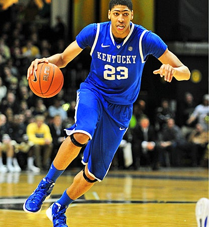Anthony Davis guides Kentucky to victory over Vanderbilt, scoring 15 points with seven blocks. (US Presswire)
