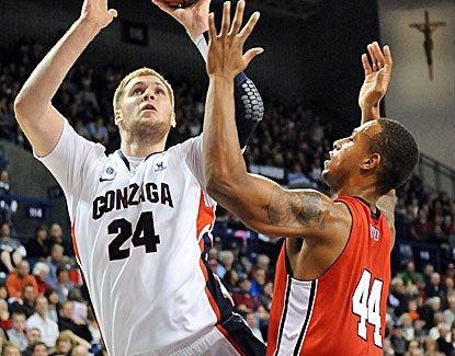 Przemek Karnowski, a highly touted 7-foot-1 center from Poland, makes 10-of-16 field goals. (US Presswire)