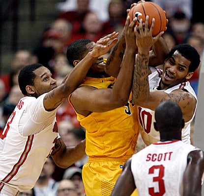The No. 7 Buckeyes swarm Long Beach State, leading at one point Saturday by 42 points. (AP)