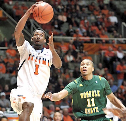 D.J. Richardson exits with a bruised shoulder but returns and finishes with 11 points, including a key late basket. (AP)
