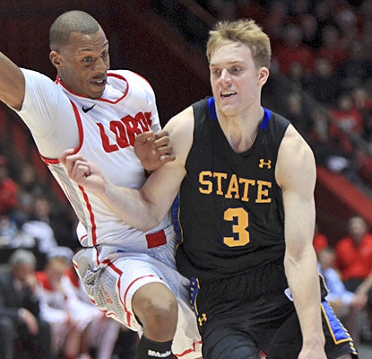 Nate Wolters scores 28 points for South Dakota State, which goes almost wire-to-wire for the win.  (AP)