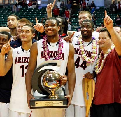 Arizona takes home the hardware in the Diamond Head Classic thanks to a hard-fought win over San Diego State.  (US Presswire)
