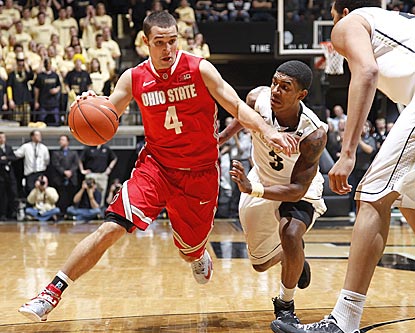 Despite early foul trouble, Ohio State's Aaron Craft (left) winds up with 15 points on 6-of-7 shooting.  (Getty Images)