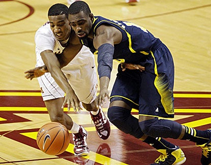 Tim Hardaway Jr. scores 21 points for Michigan, which uses 13 steals to fuel its fast break against Minnesota. (US Presswire)