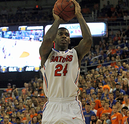 Casey Prather pulls up for a shot during the second half of Florida's easy victory over Arkansas. (USATSI) 