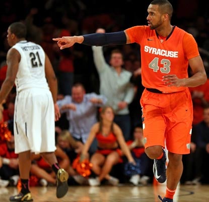 Syracuse's James Southerland scores 20 points and goes 6 for 6 from 3-point land against Pittsburgh.  (Getty Images)