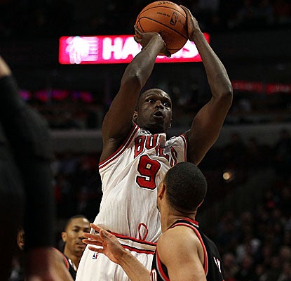 Luol Deng's 40 points come on 14-of-19 shooting from the field Monday at the United Center. (Getty Images)