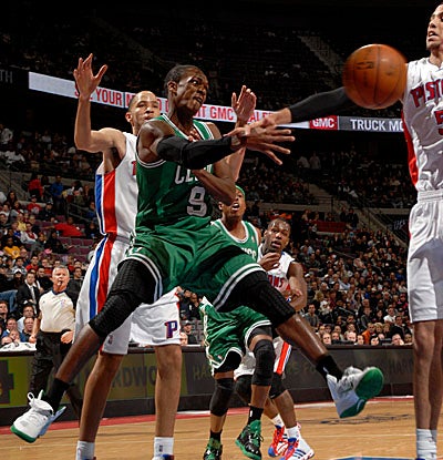 Rajon Rondo dishes 17 assists Tuesday as the Celtics hand Detroit its fourth straight loss. (Getty Images)