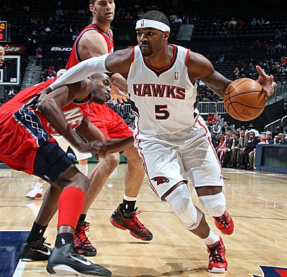 Josh Smith hits for a season-high 34 points Tuesday to keep Hotlanta surging.  (Getty Images)
