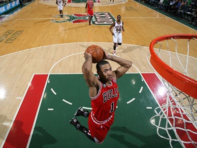 Derrick Rose -- 17 points -- goes 7 of 19 from the field during a gutsy win over the Bucks.  (Getty Images)