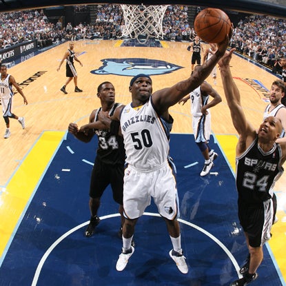 Memphis forward Zach Randolph finishes with 31 points and 11 rebounds in Game 6. (Getty Images)