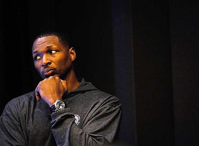 Theo Ratliff joins Kobe Bryant and Kevin Garnett among the players assisting in talks. (Getty Images)