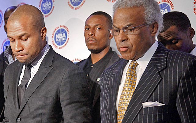 Are Derek Fisher and Billy Hunter in over their heads? Maybe. Are NBA agents masters of spin? Yes. (AP)