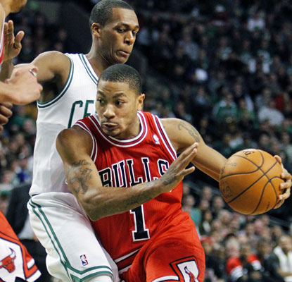 Derrick Rose plays the closer role for Chicago, scoring seven straight to kill a Boston run in the second half.  (AP)