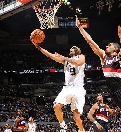 The Spurs' Tony Parker drives for a layup en route to scoring 20 points against the Trail Blazers. (Getty Images)