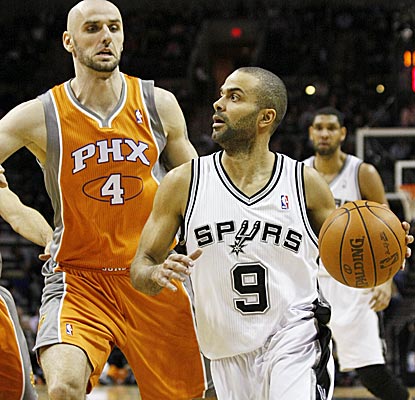 Tony Parker gets into the lane all night, scoring 17 points and dishing out nine assists.  (AP)