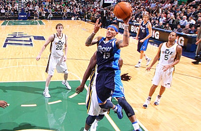 Delonte West and the Mavericks show no issues scoring, hitting 52 percent of their shots. (Getty Images)