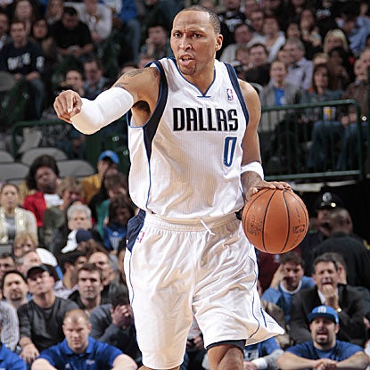Shawn Marion steps up for the depleted Mavericks by providing a season-best 29 points against his former team. (Getty Images)
