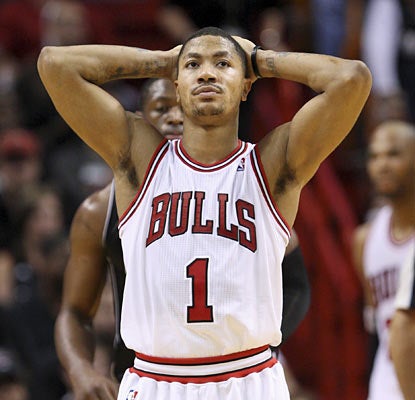 Derrick Rose fails to put the Bulls ahead late in the fourth. Chicago doesn't hold a lead at any point during the game. (AP)