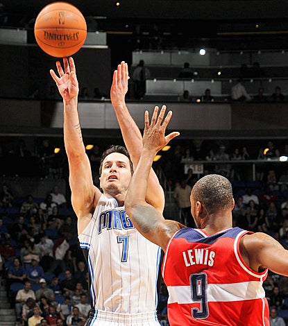 J.J. Redick helps the Magic end their losing streak by scoring 21 points against the Wizards. (Getty Images)