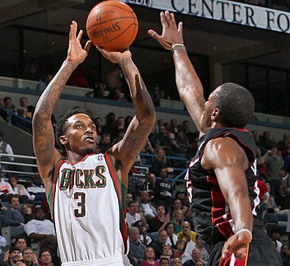 Brandon Jennings has a pretty good game from downtown, making three key 3-pointers in the fourth quarter. (Getty Images)