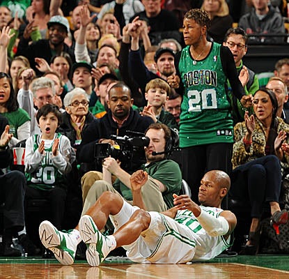 Ray Allen's mom leads the TD Garden cheers as her son watches one of his three 3-pointers go down.  (Getty Images)