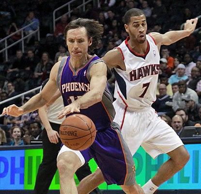 Steve Nash might be getting up there in age, but it doesn't show on the court. He finishes with 24 points and 11 dimes. (AP)