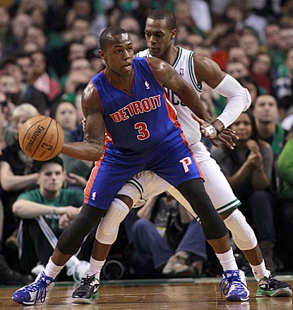 Rajon Rondo (right) outscores Rodney Stuckey 35-25, but the Pistons wind up with a road victory.  (US Presswire)
