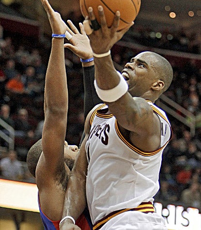Antawn Jamison  goes up for two of his 32 points as the Cavaliers rally for a one-point win. (AP)