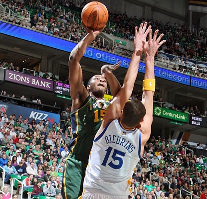 Derrick Favors fills in for the absent Al Jefferson and posts career highs in points (23) and rebounds (17). (Getty Images)