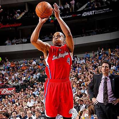 Randy Foye drills eight 3-pointers and scores a game-high 28 points in the Clippers' sixth straight victory.  (Getty Images)