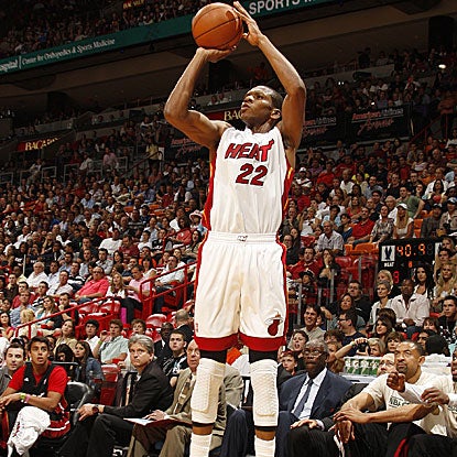 James Jones comes off the bench to score 18 points on 6-for-8 shooting from 3-point range for the Heat.  (Getty Images)