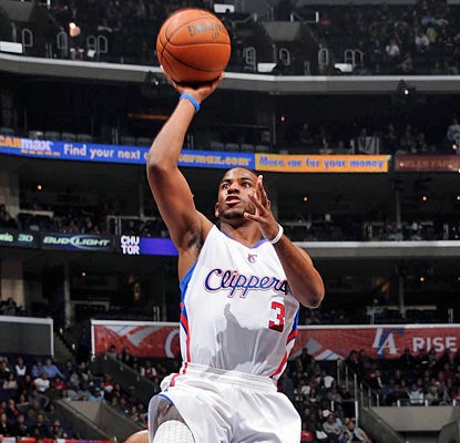 The Clippers' Chris Paul goes off for a team-high 28 points and also finishes with 13 assists. (Getty Images)