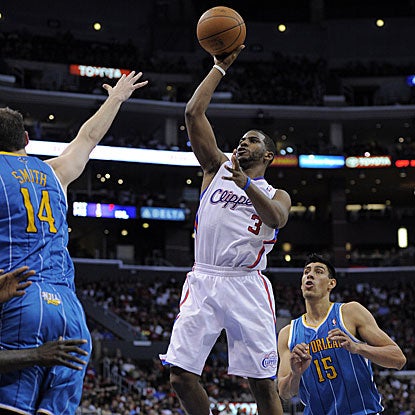 Chris Paul scores 33 points as the Clippers get past the Hornets for their 40th victory, their most since 2006-07.  (AP)