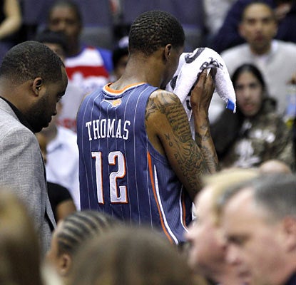 It goes from bad to worse for the Bobcats, who lose Tyrus Thomas after throwing a flagrant 2 foul elbow. (AP)