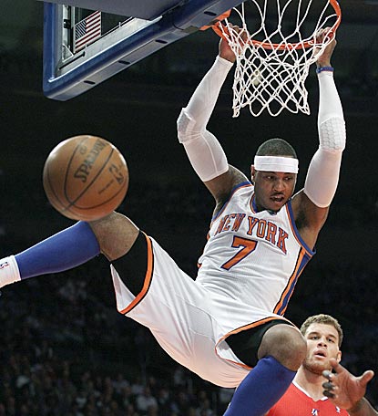 Carmelo Anthony helps the Knicks build an 18-point lead before New York's reserves fend off the Clippers' late rally.  (AP)