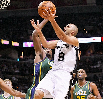 Tony Parker goes up for two of his game-high 18 points as the Spurs cruise to a victory in Game 2. (US Presswire)