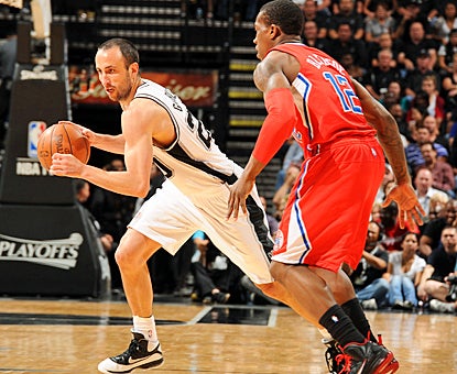 Manu Ginobili eludes the Clippers for 22 points as the Spurs roll to their 15th consecutive victory. (Getty Images)