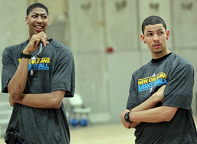 Davis (left) and Rivers get to know each other and the Hornets at a recent rookie camp. (Getty Images)