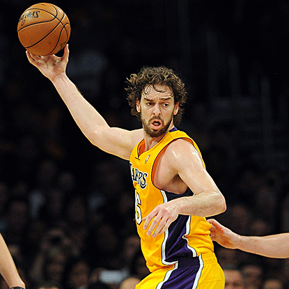 Pau Gasol posts 14 points and 16 rebounds in the Lakers' win under interim coach Bernie Bickerstaff. (US Presswire)