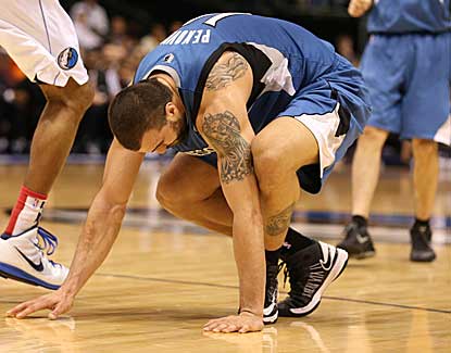 Minnesota's Nikola Pekovic led the Wolves with 20 points despite leaving with an ankle injury. (US Presswire)