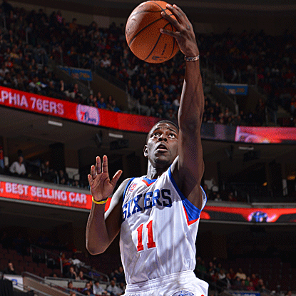 Jrue Holiday scores a game-high 26 points to help the 76ers defeat the Jazz and end their three-game losing skid.  (Getty Images)