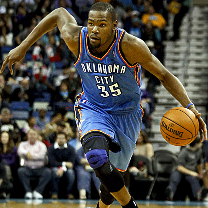 Kevin Durant goes 4 of 5 from 3-point land, scoring 27 overall, as the Thunder win their sixth out of seven games.  (US Presswire)