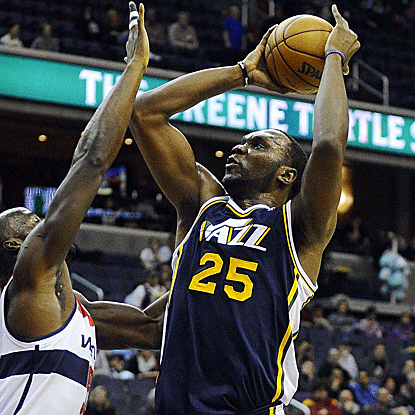 Al Jefferson scores a game-high 21 points and also grabs 13 rebounds as the Jazz defeat the Wizards. (US Presswire)