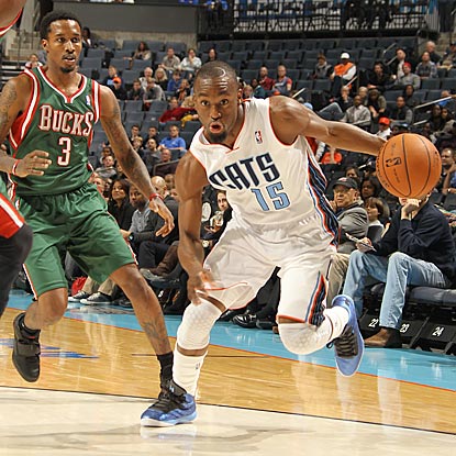 Charlotte's Kemba Walker, who scores 19 points on 7-of-13 shooting, helps deal Milwaukee its first road loss of the season. (Getty Images)