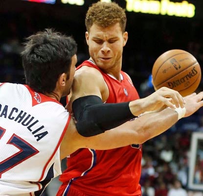 Blake Griffin scores 22 points, but it's not enough to beat Zaza Pachulia (19 points, 12 rebounds) and the Hawks.  (US Presswire)