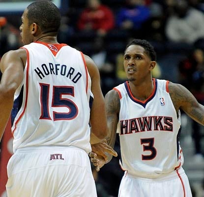 Al Horford and Lou Williams both score 17 points against the Bobcats to help the Hawks continue their winning streak.  (US Presswire)