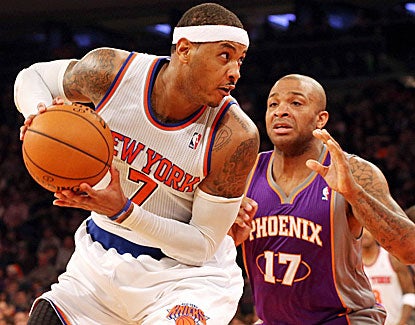 Knicks forward Carmelo Anthony continues his strong start, scoring 34 points against the Suns. (US Presswire)